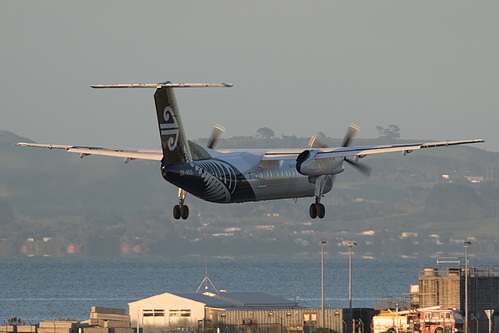 Air Nelson DHC Dash-8-300 ZK-NEQ at Auckland International Airport (NZAA/AKL) Air Nelson DHC Dash-8-300 ZK-NEQ at Auckland International Airport (NZAA/AKL)