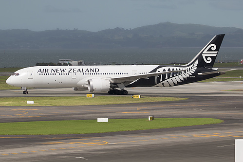 Air New Zealand Boeing 787-9 ZK-NZF at Auckland International Airport (NZAA/AKL)