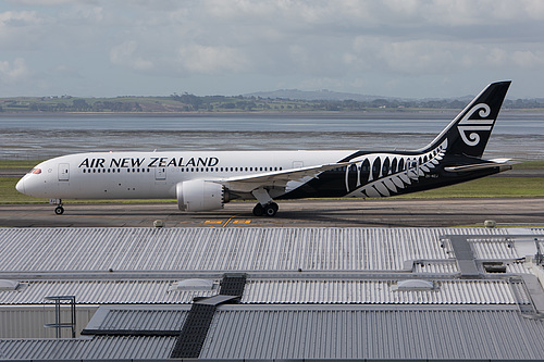 Air New Zealand Boeing 787-9 ZK-NZJ at Auckland International Airport (NZAA/AKL) Air New Zealand Boeing 787-9 ZK-NZJ at Auckland International Airport (NZAA/AKL)