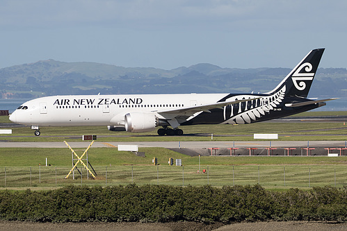 Air New Zealand Boeing 787-9 ZK-NZK at Auckland International Airport (NZAA/AKL)