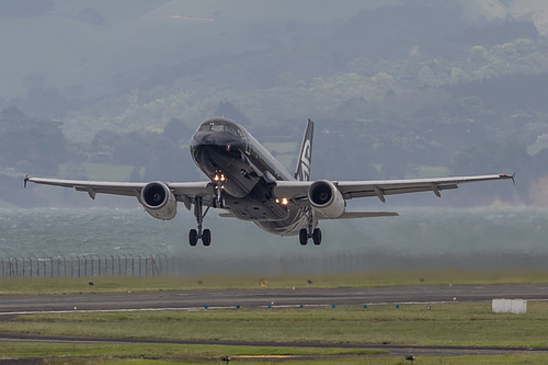 Air New Zealand Airbus A320-200 ZK-OAB at Auckland International Airport (NZAA/AKL)