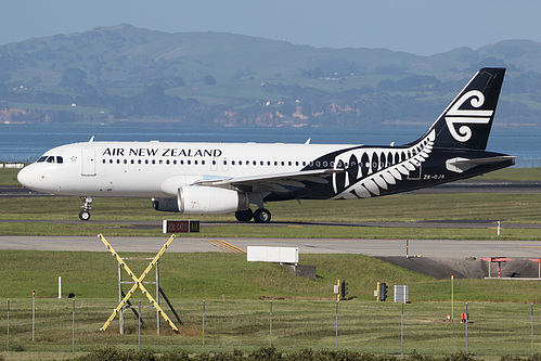 Air New Zealand Airbus A320-200 ZK-OJA at Auckland International Airport (NZAA/AKL)