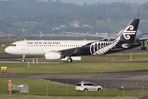 Air New Zealand Airbus A320-200 ZK-OJB at Auckland International Airport (NZAA/AKL)