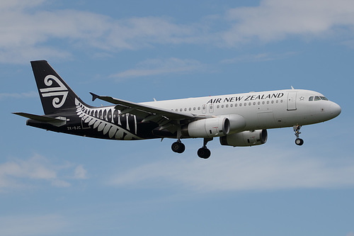 Air New Zealand Airbus A320-200 ZK-OJC at Auckland International Airport (NZAA/AKL)