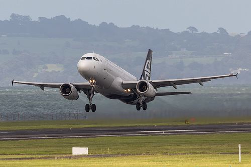 Air New Zealand Airbus A320-200 ZK-OJE at Auckland International Airport (NZAA/AKL) Air New Zealand Airbus A320-200 ZK-OJE at Auckland International Airport (NZAA/AKL)