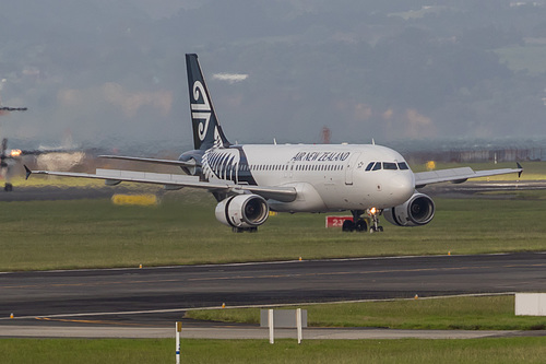 Air New Zealand Airbus A320-200 ZK-OJG at Auckland International Airport (NZAA/AKL)