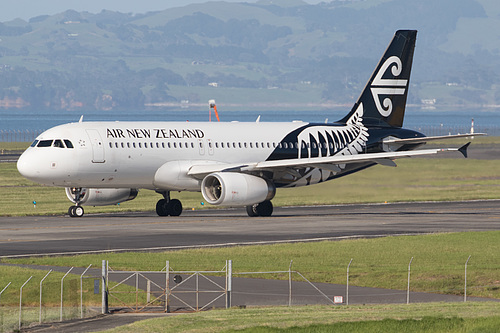 Air New Zealand Airbus A320-200 ZK-OJR at Auckland International Airport (NZAA/AKL)