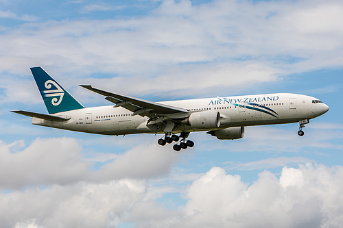 Air New Zealand Boeing 777-200ER ZK-OKB at Auckland International Airport (NZAA/AKL) Air New Zealand Boeing 777-200ER ZK-OKB at Auckland International Airport (NZAA/AKL)