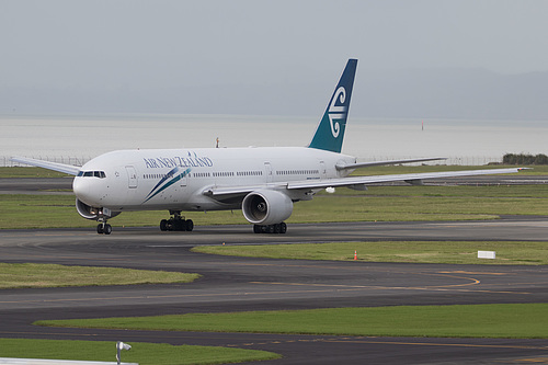 Air New Zealand Boeing 777-200ER ZK-OKD at Auckland International Airport (NZAA/AKL) Air New Zealand Boeing 777-200ER ZK-OKD at Auckland International Airport (NZAA/AKL)