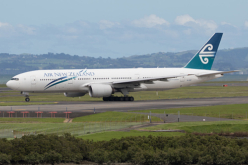 Air New Zealand Boeing 777-200ER ZK-OKF at Auckland International Airport (NZAA/AKL)
