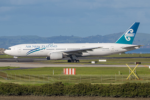 Air New Zealand Boeing 777-200ER ZK-OKF at Auckland International Airport (NZAA/AKL) Air New Zealand Boeing 777-200ER ZK-OKF at Auckland International Airport (NZAA/AKL)