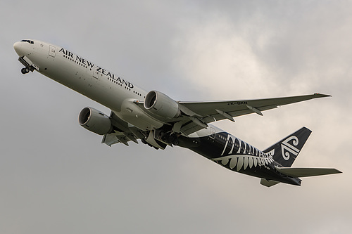 Air New Zealand Boeing 777-300ER ZK-OKN at Auckland International Airport (NZAA/AKL) Air New Zealand Boeing 777-300ER ZK-OKN at Auckland International Airport (NZAA/AKL)