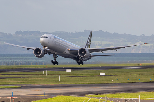 Air New Zealand Boeing 777-300ER ZK-OKO at Auckland International Airport (NZAA/AKL) Air New Zealand Boeing 777-300ER ZK-OKO at Auckland International Airport (NZAA/AKL)