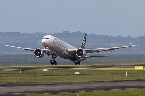 Air New Zealand Boeing 777-300ER ZK-OKS at Auckland International Airport (NZAA/AKL) Air New Zealand Boeing 777-300ER ZK-OKS at Auckland International Airport (NZAA/AKL)