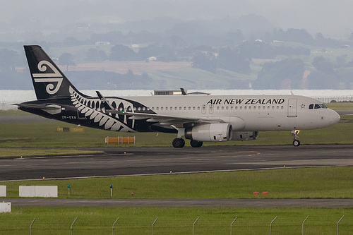Air New Zealand Airbus A320-200 ZK-OXA at Auckland International Airport (NZAA/AKL)