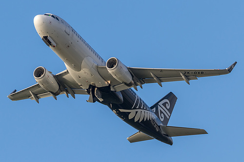 Air New Zealand Airbus A320-200 ZK-OXB at Auckland International Airport (NZAA/AKL) Air New Zealand Airbus A320-200 ZK-OXB at Auckland International Airport (NZAA/AKL)