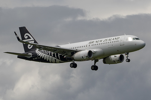 Air New Zealand Airbus A320-200 ZK-OXC at Auckland International Airport (NZAA/AKL) Air New Zealand Airbus A320-200 ZK-OXC at Auckland International Airport (NZAA/AKL)