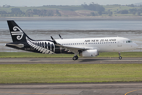 Air New Zealand Airbus A320-200 ZK-OXC at Auckland International Airport (NZAA/AKL) Air New Zealand Airbus A320-200 ZK-OXC at Auckland International Airport (NZAA/AKL)