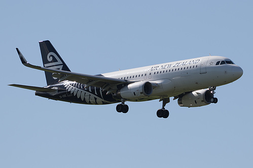 Air New Zealand Airbus A320-200 ZK-OXE at Auckland International Airport (NZAA/AKL)