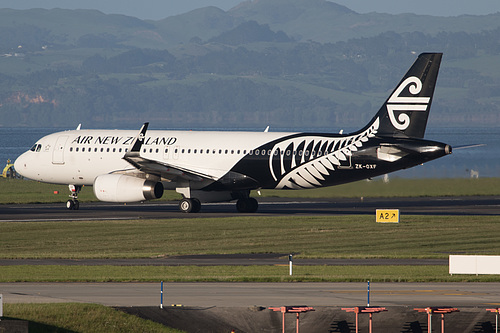 Air New Zealand Airbus A320-200 ZK-OXF at Auckland International Airport (NZAA/AKL)