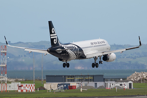 Air New Zealand Airbus A320-200 ZK-OXF at Auckland International Airport (NZAA/AKL)