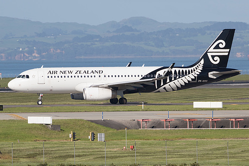 Air New Zealand Airbus A320-200 ZK-OXG at Auckland International Airport (NZAA/AKL)