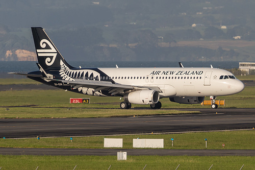 Air New Zealand Airbus A320-200 ZK-OXH at Auckland International Airport (NZAA/AKL)