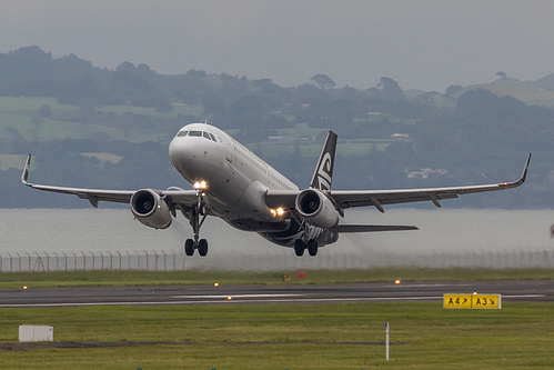 Air New Zealand Airbus A320-200 ZK-OXI at Auckland International Airport (NZAA/AKL)