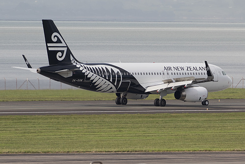 Air New Zealand Airbus A320-200 ZK-OXK at Auckland International Airport (NZAA/AKL)