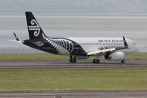 Air New Zealand Airbus A320-200 ZK-OXK at Auckland International Airport (NZAA/AKL) Air New Zealand Airbus A320-200 ZK-OXK at Auckland International Airport (NZAA/AKL)