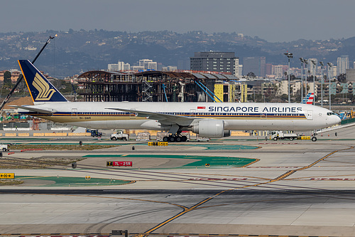 Singapore Airlines Boeing 777-300ER 9V-SWR at Los Angeles International Airport (KLAX/LAX)