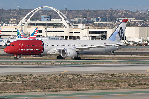 Norwegian Air UK Boeing 787-9 G-CJUL at Los Angeles International Airport (KLAX/LAX)