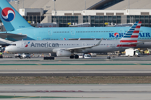 American Airlines Airbus A321-200 N163AA at Los Angeles International Airport (KLAX/LAX) American Airlines Airbus A321-200 N163AA at Los Angeles International Airport (KLAX/LAX)