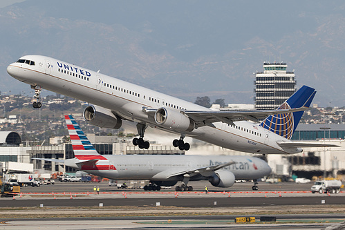 United Airlines Boeing 757-300 N57862 at Los Angeles International Airport (KLAX/LAX) United Airlines Boeing 757-300 N57862 at Los Angeles International Airport (KLAX/LAX)