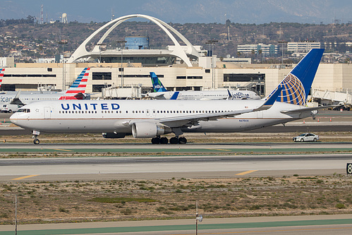 United Airlines Boeing 767-300ER N670UA at Los Angeles International Airport (KLAX/LAX)