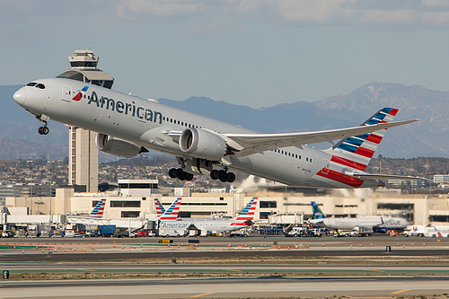 American Airlines Boeing 787-9 N824AN at Los Angeles International Airport (KLAX/LAX)