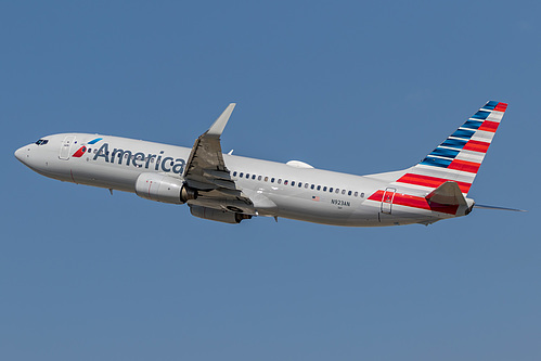 American Airlines Boeing 737-800 N923AN at Los Angeles International Airport (KLAX/LAX)
