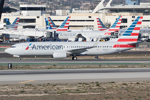 American Airlines Boeing 737-800 N935AN at Los Angeles International Airport (KLAX/LAX) American Airlines Boeing 737-800 N935AN at Los Angeles International Airport (KLAX/LAX)