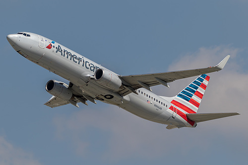 American Airlines Boeing 737-800 N966AN at Los Angeles International Airport (KLAX/LAX) American Airlines Boeing 737-800 N966AN at Los Angeles International Airport (KLAX/LAX)