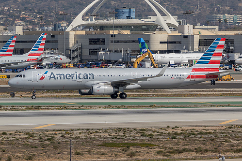 American Airlines Airbus A321-200 N988AL at Los Angeles International Airport (KLAX/LAX)