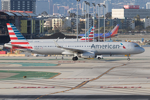 American Airlines Airbus A321-200 N992AU at Los Angeles International Airport (KLAX/LAX)