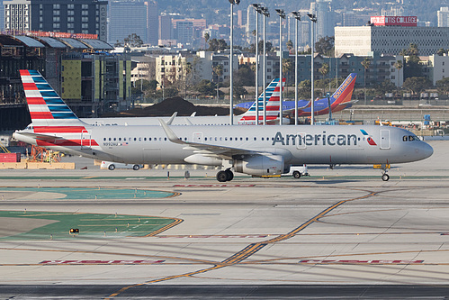 American Airlines Airbus A321-200 N992AU at Los Angeles International Airport (KLAX/LAX) American Airlines Airbus A321-200 N992AU at Los Angeles International Airport (KLAX/LAX)