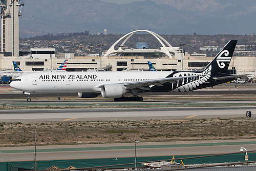 Air New Zealand Boeing 777-300ER ZK-OKO at Los Angeles International Airport (KLAX/LAX)