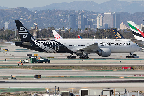 Air New Zealand Boeing 777-300ER ZK-OKR at Los Angeles International Airport (KLAX/LAX) Air New Zealand Boeing 777-300ER ZK-OKR at Los Angeles International Airport (KLAX/LAX)