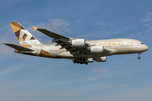 Etihad Airways Airbus A380-800 A6-APJ at London Heathrow Airport (EGLL/LHR) Etihad Airways Airbus A380-800 A6-APJ at London Heathrow Airport (EGLL/LHR)