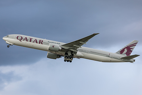 Qatar Airways Boeing 777-300ER A7-BED at London Heathrow Airport (EGLL/LHR)