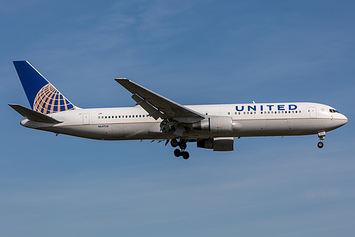 United Airlines Boeing 767-300ER N647UA at London Heathrow Airport (EGLL/LHR)