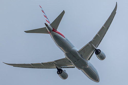 American Airlines Boeing 787-8 N816AA at London Heathrow Airport (EGLL/LHR) American Airlines Boeing 787-8 N816AA at London Heathrow Airport (EGLL/LHR)