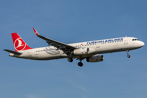 Turkish Airlines Airbus A321-200 TC-JSH at London Heathrow Airport (EGLL/LHR)