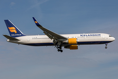 Icelandair Boeing 767-300ER TF-ISO at London Heathrow Airport (EGLL/LHR)